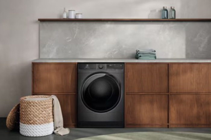 Máy sấy bơm nhiệt Electrolux 8 kg EDH803J5SCR